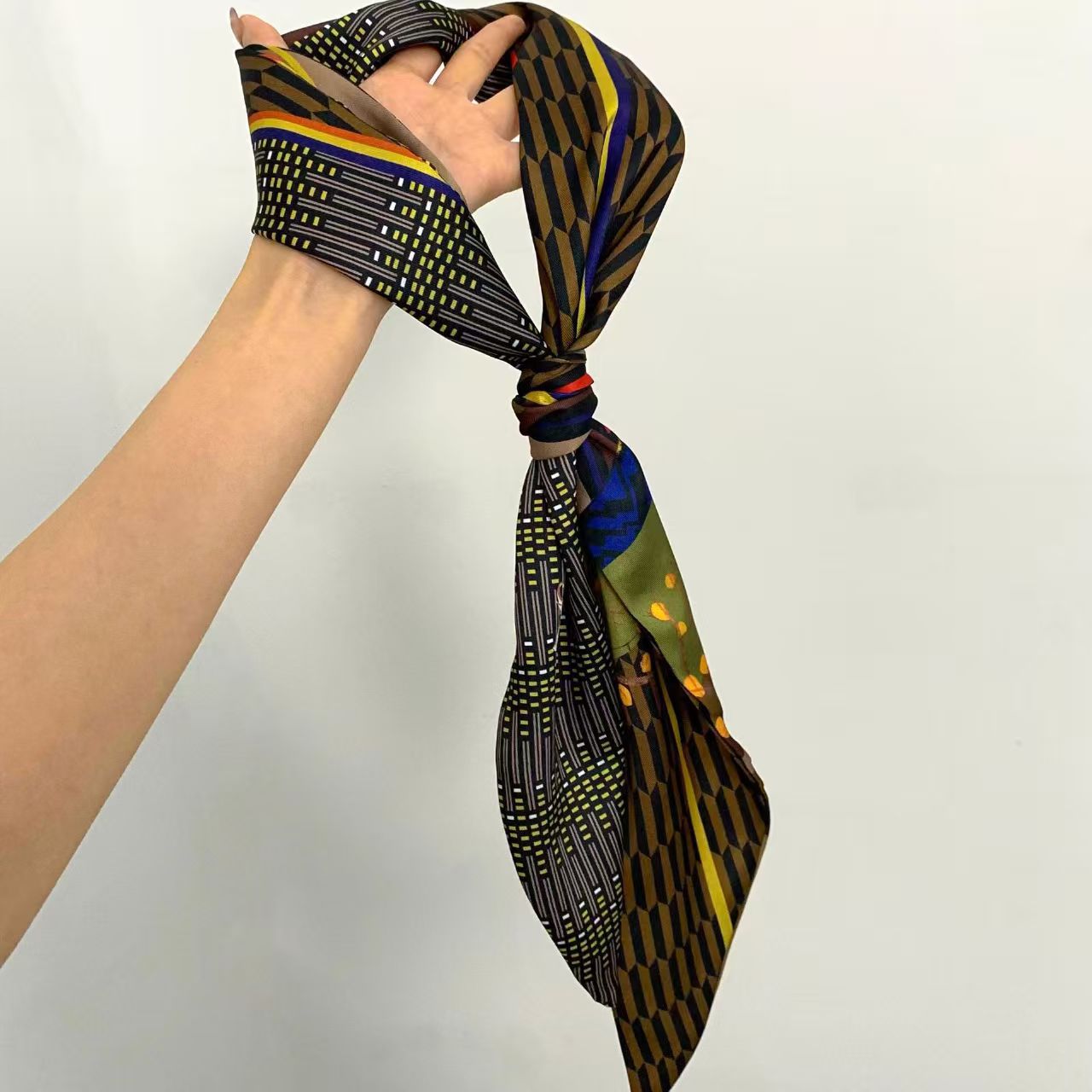 Luxury Print Long Hair Ribbon  - Ascot Neck Scarf 评论和价格